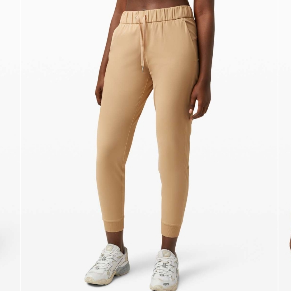 🍋 Lululemon On the Fly Jogger New w Tags Size 10